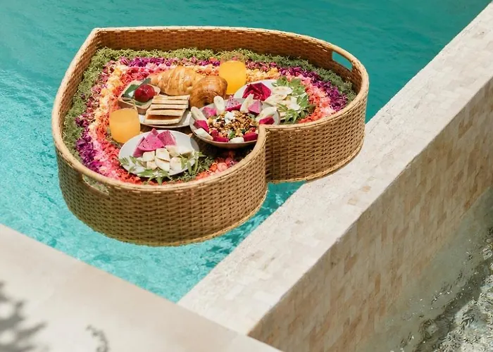 Coco 1br Private Pool In Pererenan With Skylight Bathtub Canggu (Bali)