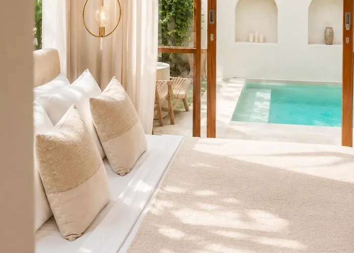 Coco 1br Private Pool In Pererenan With Skylight Bathtub