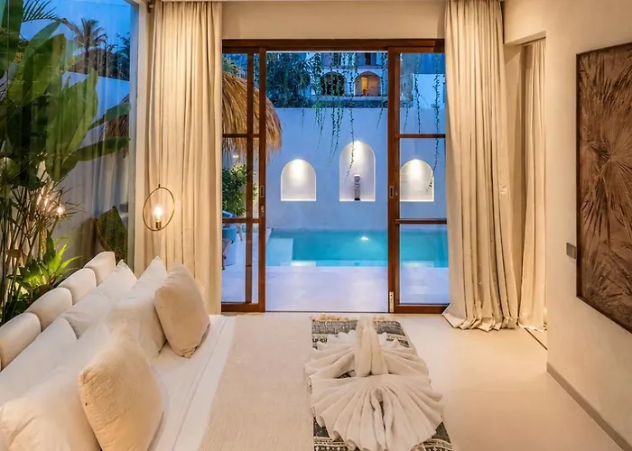 Coco 1br Private Pool In Pererenan With Skylight Bathtub Villa Canggu (Bali)