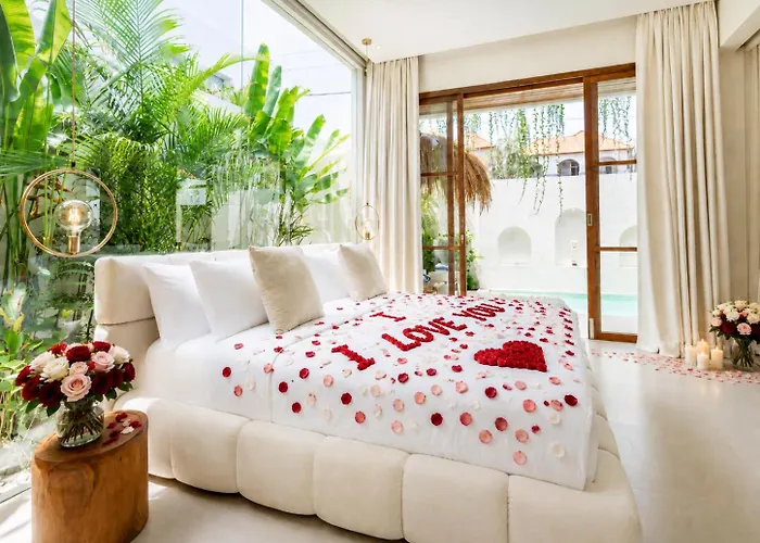 Coco 1br Private Pool In Pererenan With Skylight Bathtub Canggu (Bali)