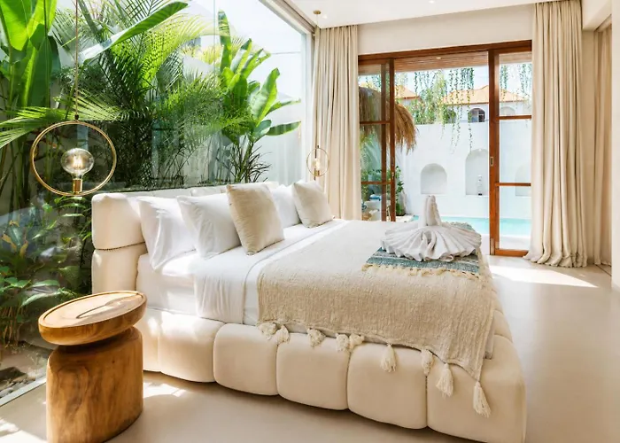 Villa Coco 1br Private Pool In Pererenan With Skylight Bathtub *
