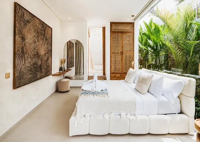 Coco 1br Private Pool In Pererenan With Skylight Bathtub