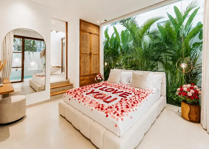 Coco 1br Private Pool In Pererenan With Skylight Bathtub Canggu (Bali)