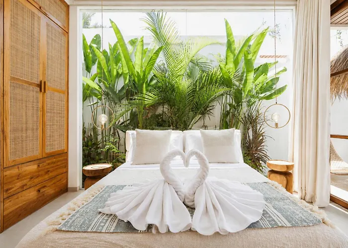 Coco 1br Private Pool In Pererenan With Skylight Bathtub *