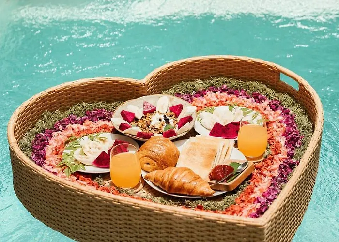 Coco 1br Private Pool In Pererenan With Skylight Bathtub Canggu (Bali)